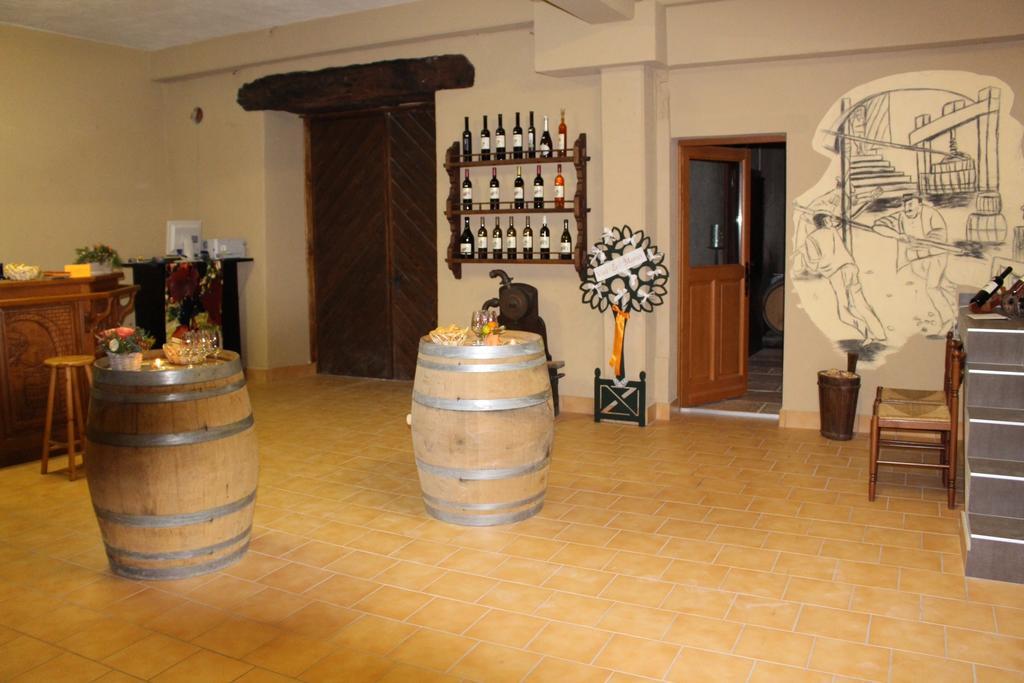 Domaine Viticole Bed & Breakfast Tartegnin Exterior photo